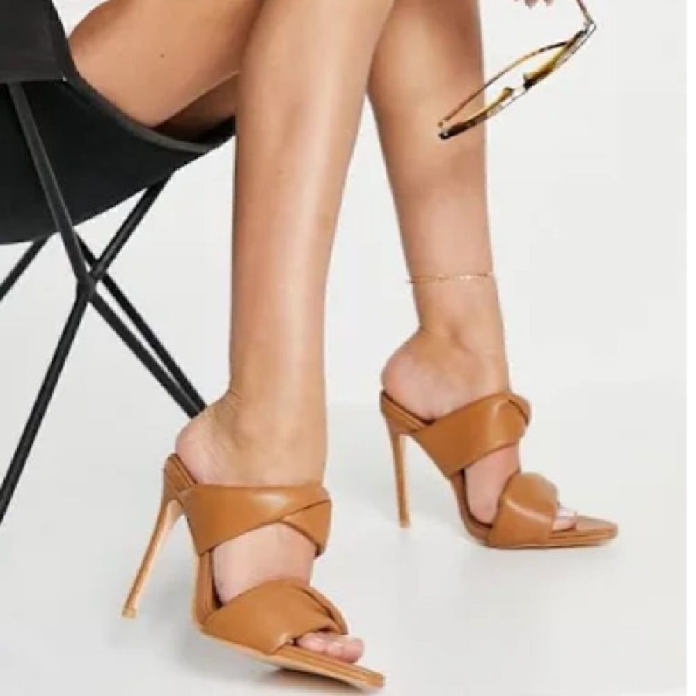 Alohas Twist strap heels Camel